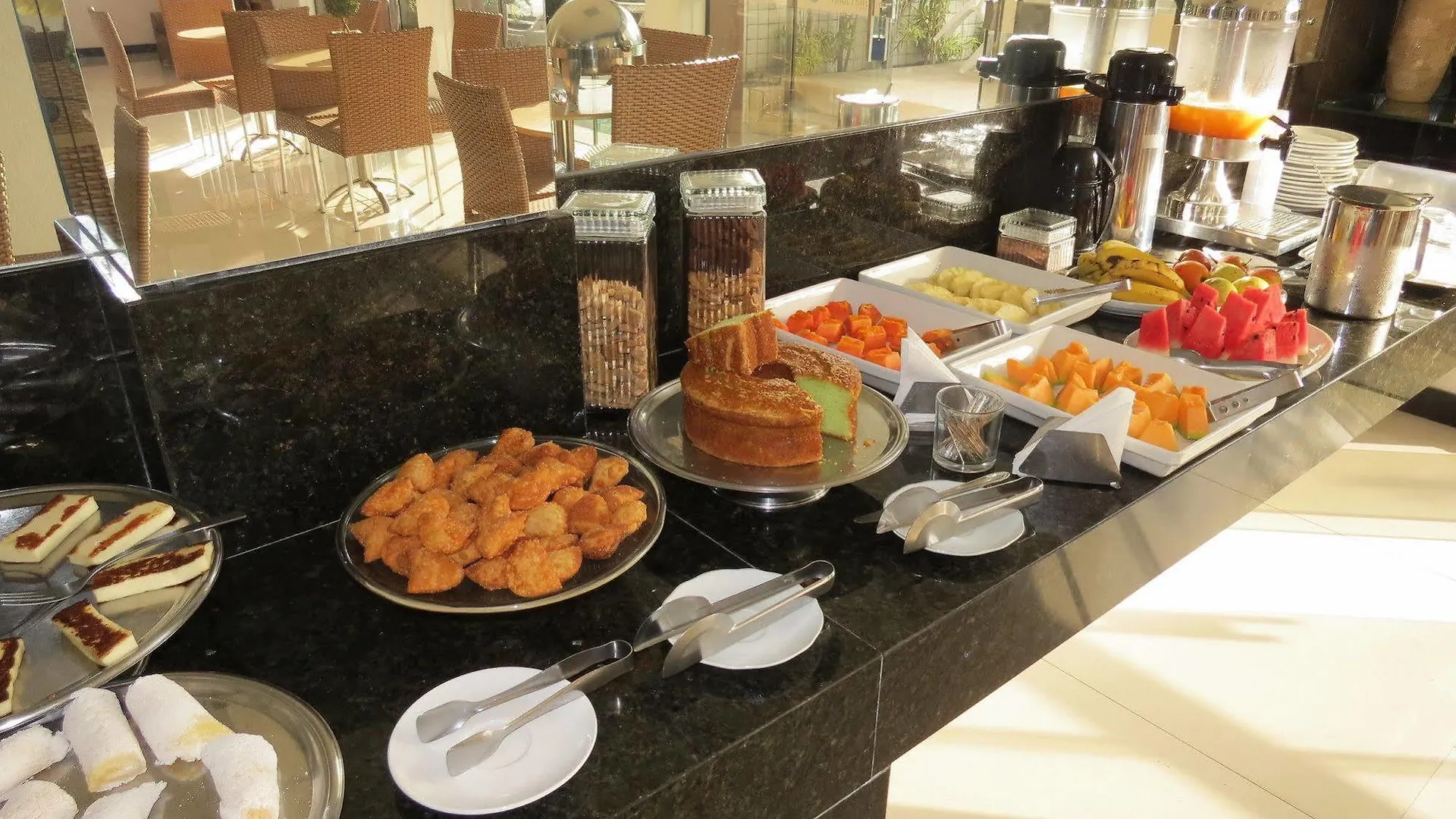 Las Brisas Beach Hotel بونتا نيغرا 3*,
